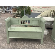 Settles & Benches (6)